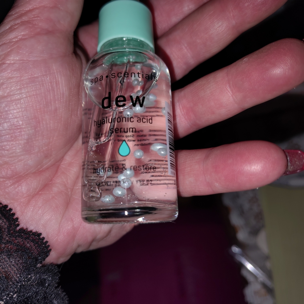 New Hyaluronic Acid Facial Serum - Picture 4 of 5